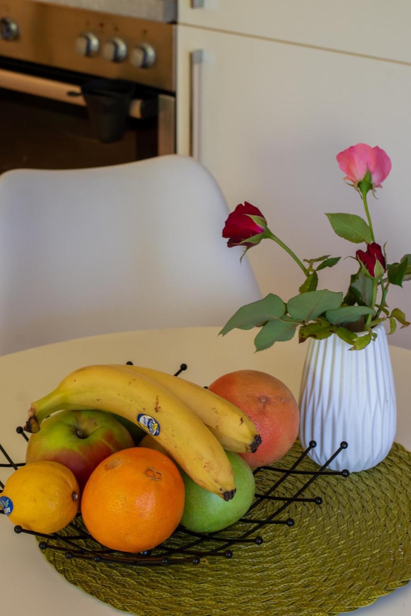 טיווט Apartments Iva מראה חיצוני תמונה